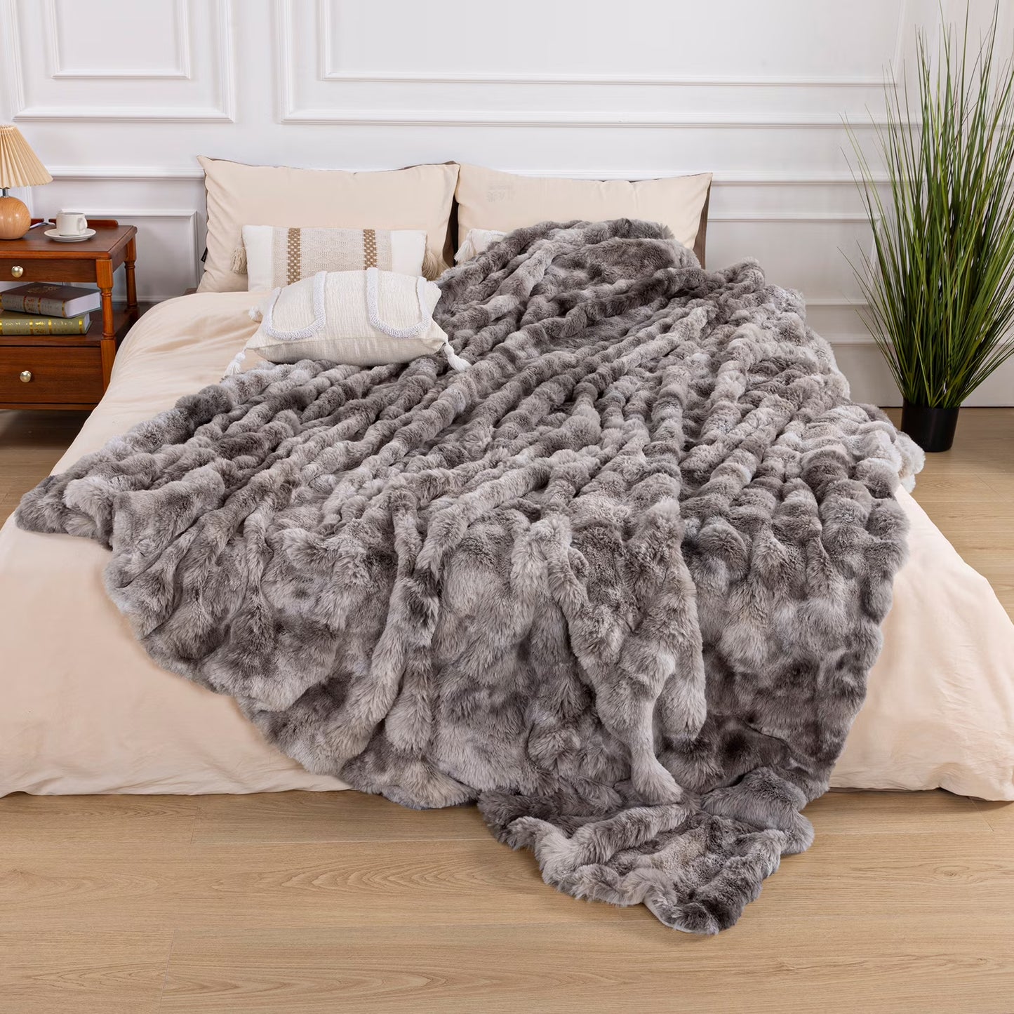 HEBE Faux Fur Throw Blanket for Couch, Cozy Soft Plush Thick Fuzzy Comfy Bubble Blanket and Fuzzy Plush Rabbit Fur Blanket for Sofa Bedroom Living Room