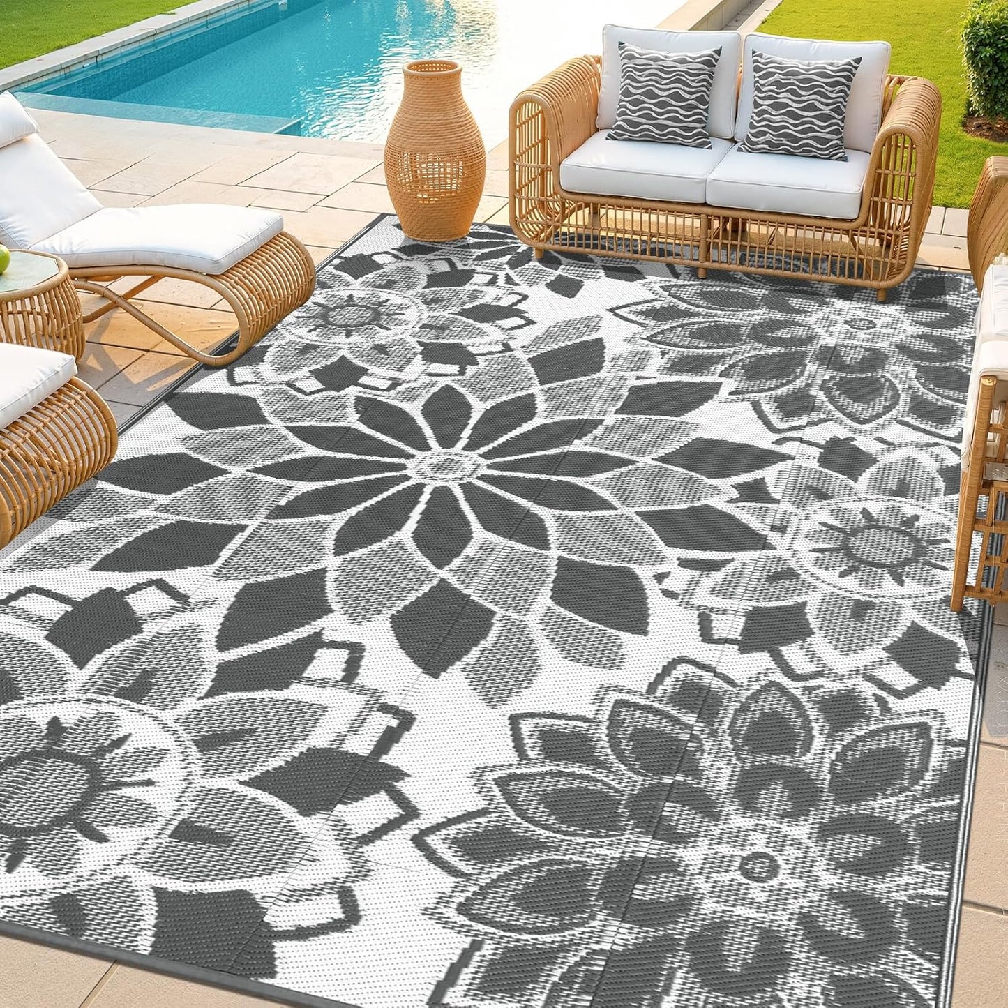 Outdoor Rug for Patio Reversible Plastic Straw Patio Camping Rug