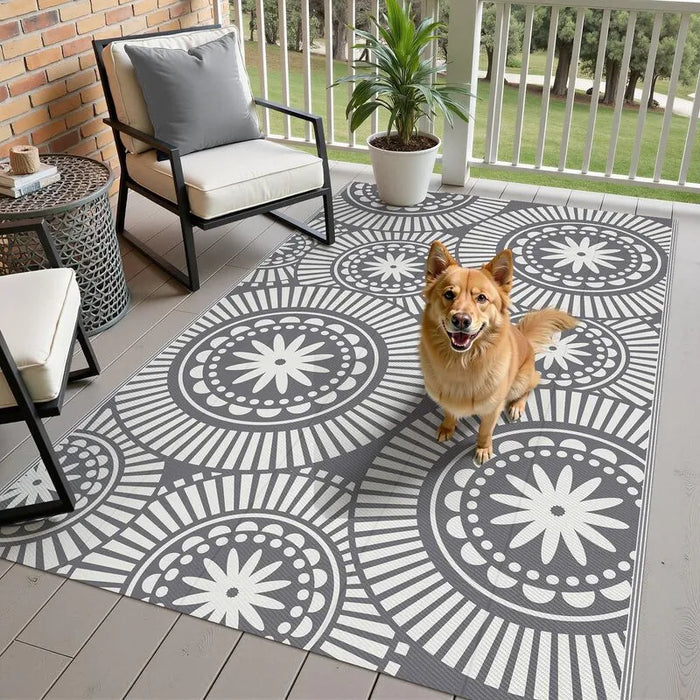 AR001020grey5x8petfriendlyoutdoorrugplasticstrawmatdogonpatioporchheberug